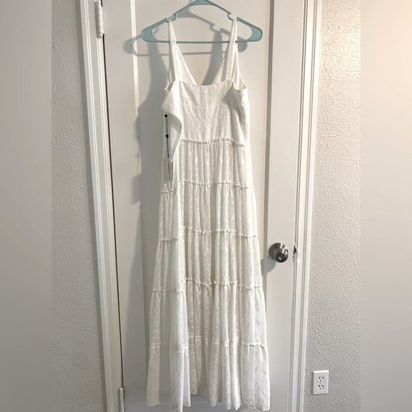 White flowy Tommy Hilfiger dress! Very cute! - Picture 2 of 4